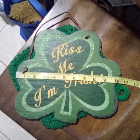 Shamrock Shaped Slate / Chiselled Hand Painted Sign - Picture 12 of 12